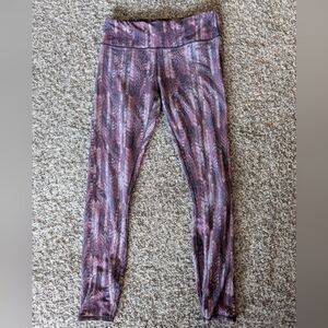 Matte finish Aztec striped leggins